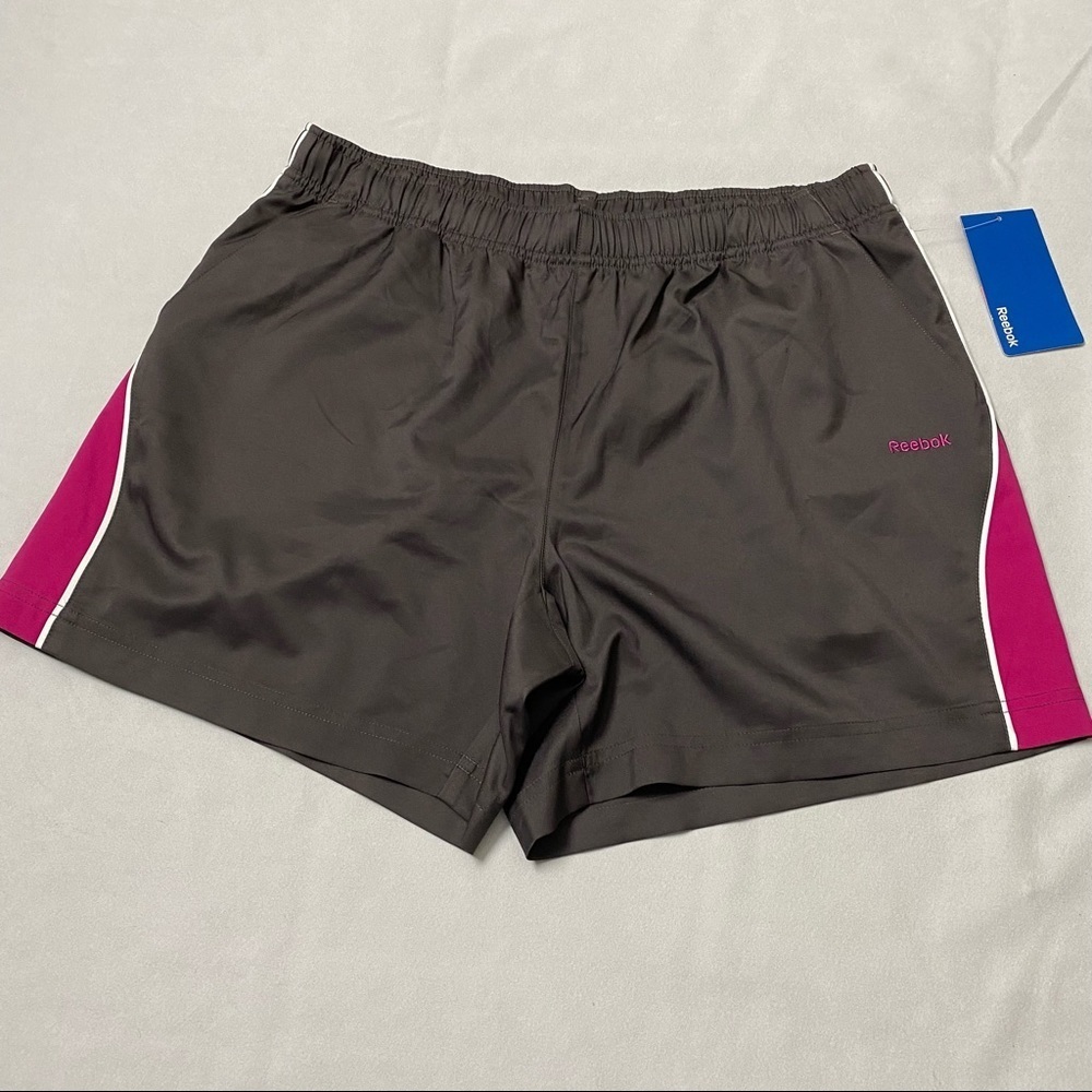 Reebok color panel athletic shorts Size M